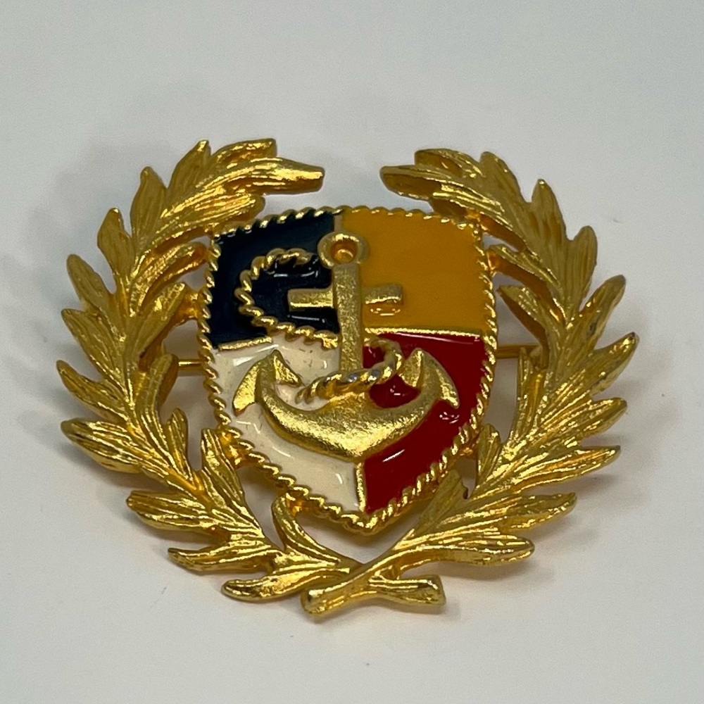 Vintage Brooch Maeve Carr New York Gold Tone Crest Shield Anchor Rope Nautical